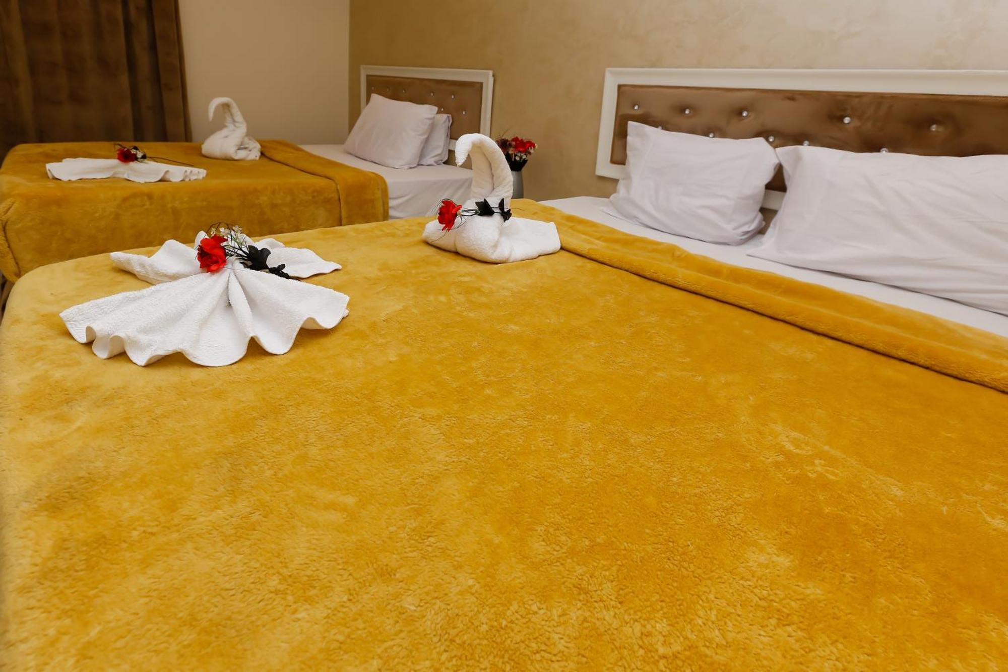Venus Pyramids - Roof Access W Free Break Fast 3* Kafret el-Gabal